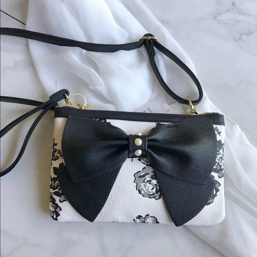 Betsey Johnson Bow Crossbody Wristlet Bag Purse - Picture 2 of 7